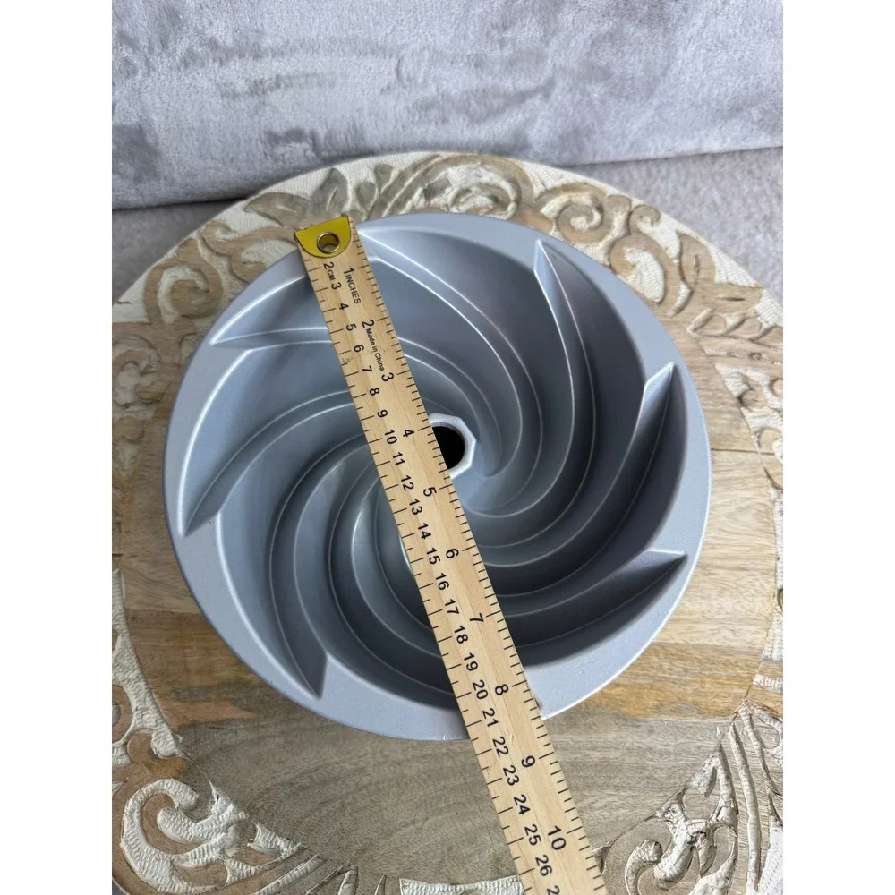 Nordic Ware Heritage Bundt Pan 6 Cup Gold Cast‎ Aluminum Spiral Cake Mold USA